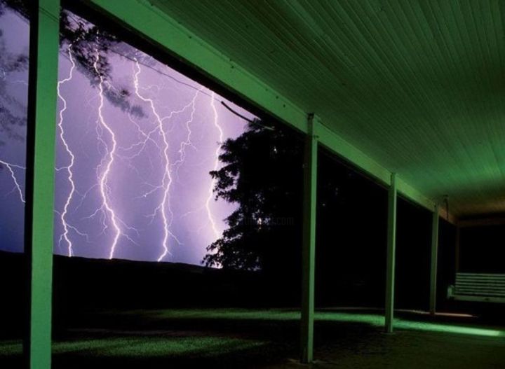 Fotografia zatytułowany „Lightning” autorstwa Maka Magnolia, Oryginalna praca, Fotografia cyfrowa