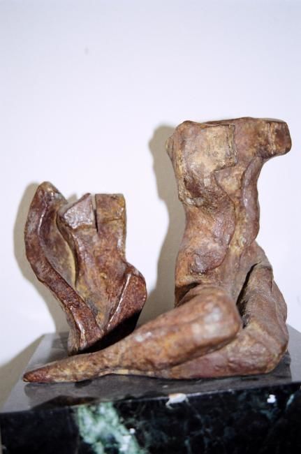 Скульптура под названием "TWISTED 11/11" - Majd, Подлинное произведение искусства, Литьё