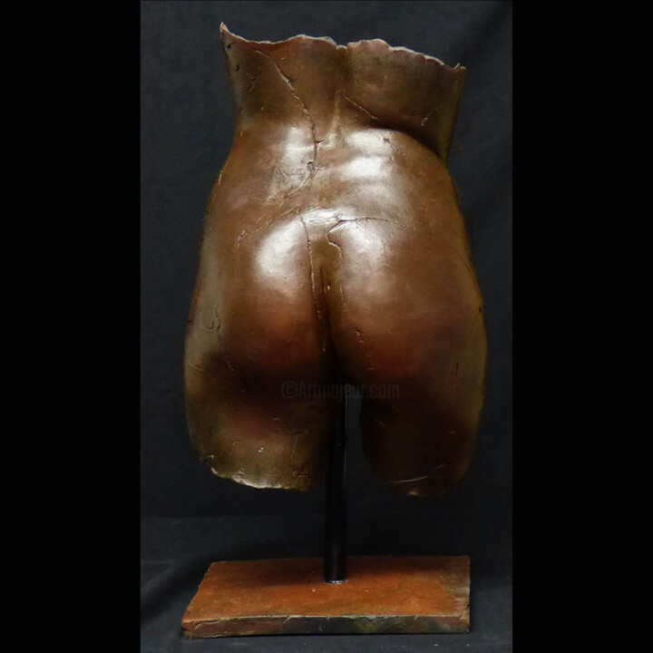 Skulptur mit dem Titel "Cambrure Nadège Rak…" von Malte Lehm, Original-Kunstwerk, Keramik