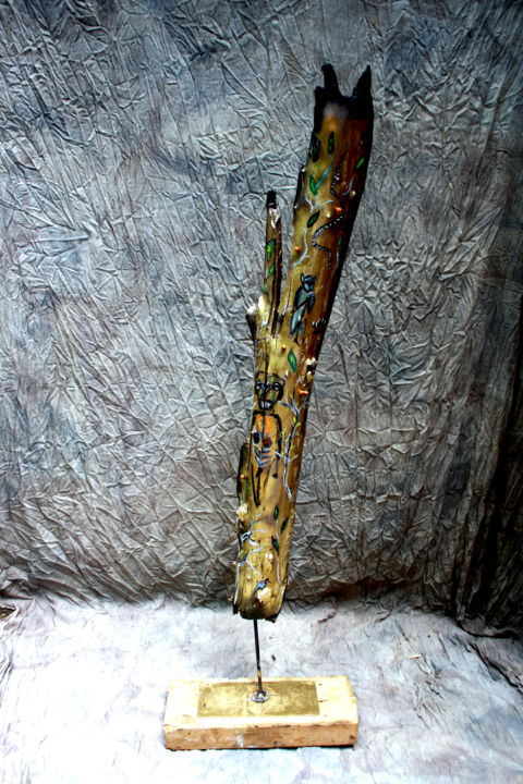 Sculpture titled "TOTEM" by Gillsman, Original Artwork, Wood
