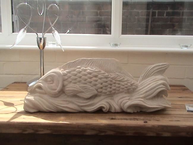 Sculptuur getiteld "Ancient Fish" door Man Of Stone, Origineel Kunstwerk