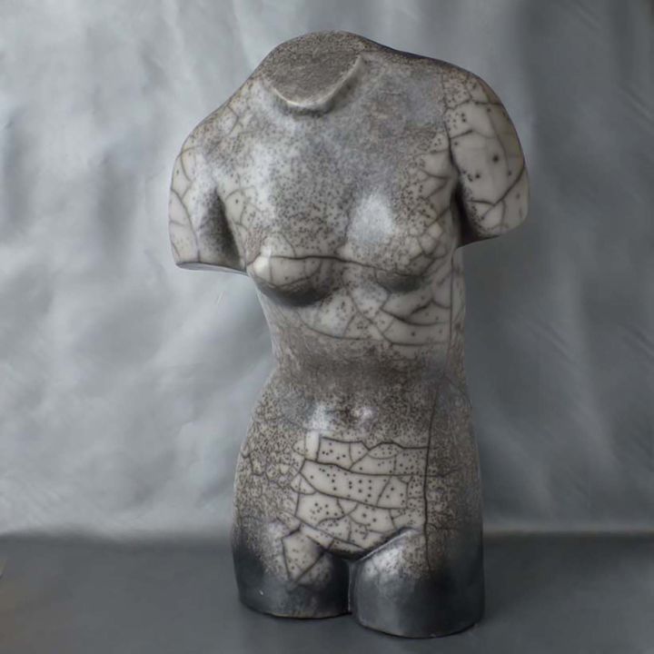 Escultura titulada "nude" por Manuel Calvo, Obra de arte original, Cerámica