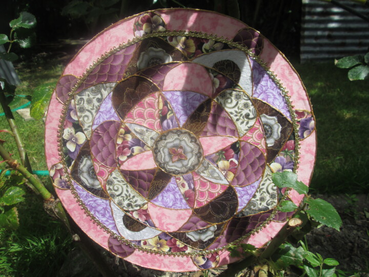 Art textile intitulée "Marie- rose" par Manon, Œuvre d'art originale, Tissu