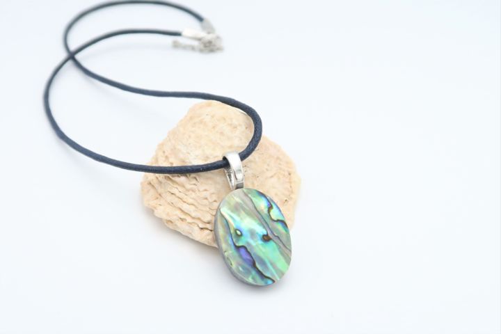 Design titled "Collier, pendentif…" by Manuèle Derreumaux, Original Art, Jewelry