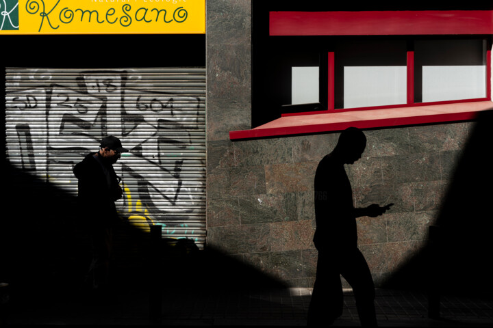Fotografía titulada "Dos en la sombra" por Manuel Sáez, Obra de arte original, Fotografía digital