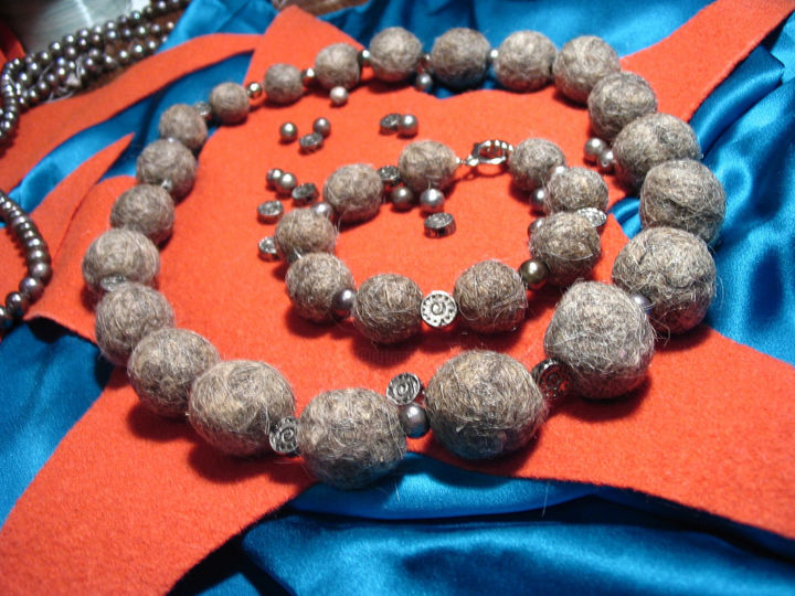 Design intitulée "Necklace and bracel…" par Tatyana Marakhovskaya, Œuvre d'art originale, Bijoux