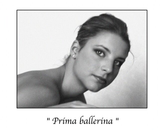 Photographie intitulée "Prima ballerina" par Marc Acquaviva, Œuvre d'art originale