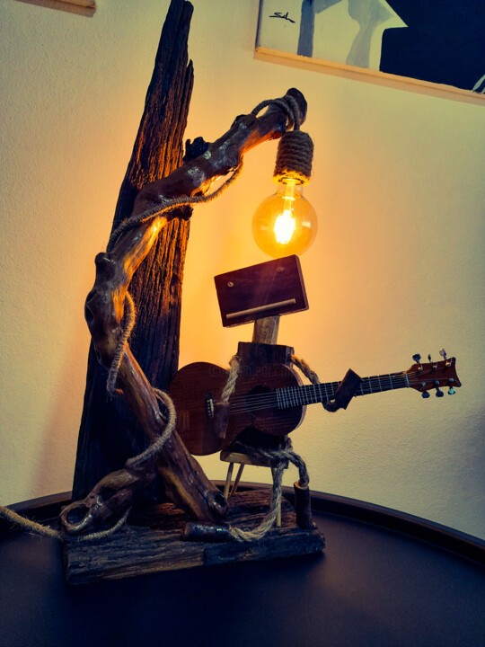 Sculpture titled "Lo guitarrista" by Marcos Bastos, Original Artwork, Wood