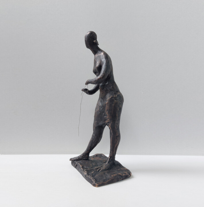 Sculpture intitulée "Weaver" par Margarita Simonova, Œuvre d'art originale, Bronze