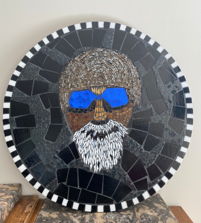 Scultura intitolato "Hipster" da Maria Mosaics, Opera d'arte originale, Mosaico Montato su Pannello di legno