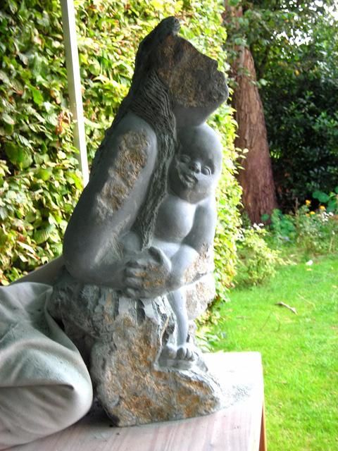 Sculptuur getiteld "finitions "dans les…" door Marianne Monnoye-Termeer, Origineel Kunstwerk, Steen