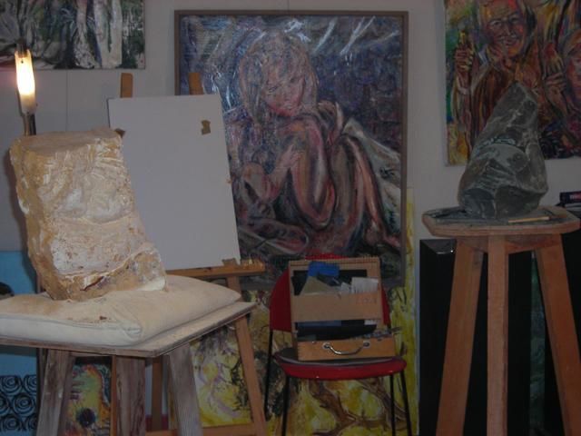 Sculpture intitulée "atelier improvisé c…" par Marianne Monnoye-Termeer, Œuvre d'art originale, Pierre
