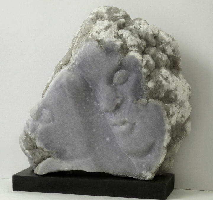 Sculpture titled "Amour Infini" by Marianne Monnoye-Termeer, Original Artwork