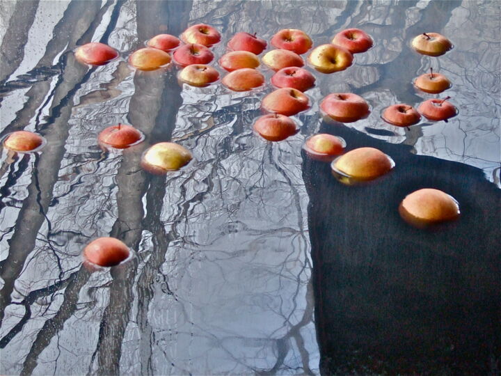 Fotografie getiteld "Bain de pommes" door Marick, Origineel Kunstwerk, Niet gemanipuleerde fotografie