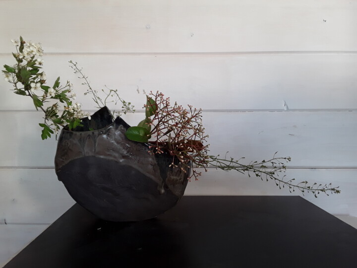 Design intitolato "Vase terre noire te…" da Marie Pascale Martins, Opera d'arte originale, Ceramica