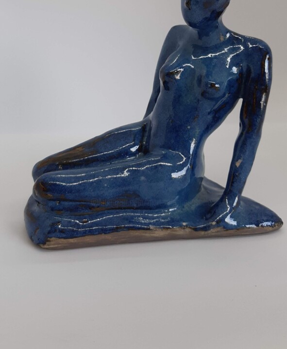 Sculpture titled "Lilly bleue" by Marie Pascale Martins, Original Artwork, Ceramics