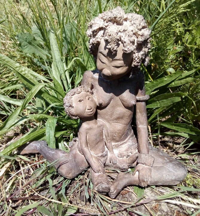 Sculpture titled "mère et enfant" by Marie Pendelio, Original Artwork, Ceramics