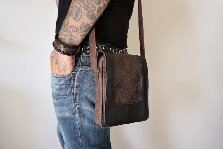 Artcraft titled "brown leather bag f…" by Marieke Creation, Original Artwork, Handbags
