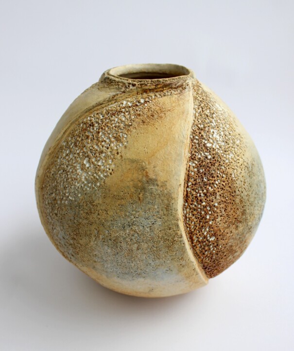 Design intitulada "Vase sculpté "El Gi…" por Mariela Colom, Obras de arte originais, Cerâmica