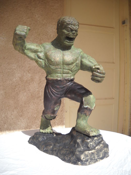 Sculpture titled "L'Incroyable Hulk" by Marika Ramos, Original Artwork, Metals