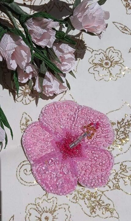 Textile Art titled "Pink hibiscus" by Marina Fortuna, Original Artwork, Embroidery