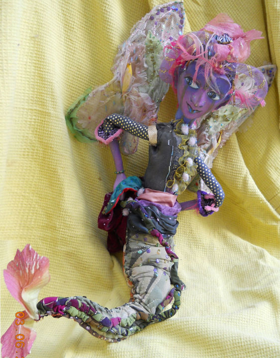 Handwerk mit dem Titel "Winged lilac" von Marina Shuiskaya, Original-Kunstwerk