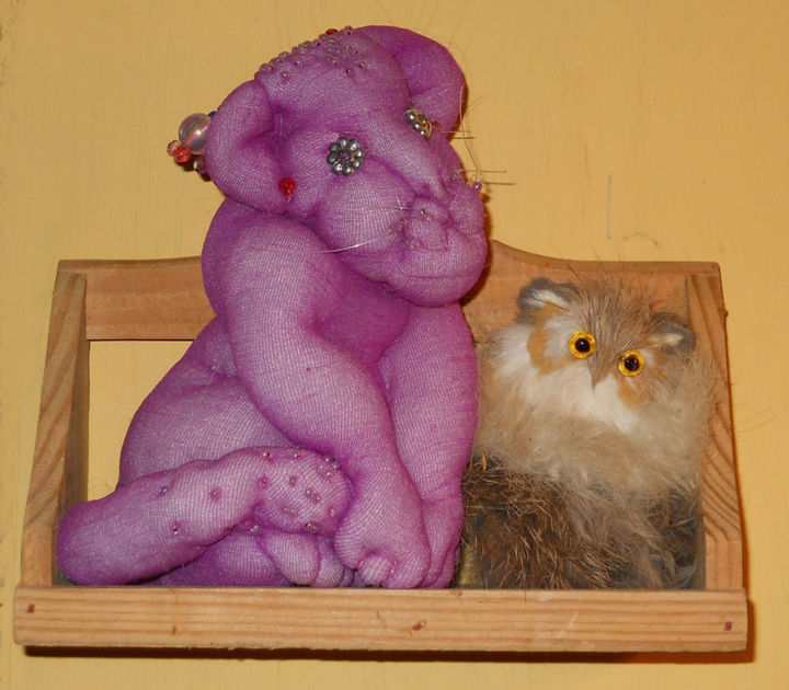 Handwerk mit dem Titel "Purple Lioness" von Marina Shuiskaya, Original-Kunstwerk