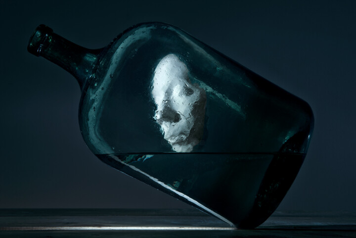 Photographie intitulée "#DrinkMe" par Marine Foissey, Œuvre d'art originale, Photographie numérique