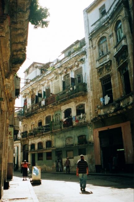 Φωτογραφία με τίτλο "rue dans Habana Vie…" από Mario Bondanini, Αυθεντικά έργα τέχνης