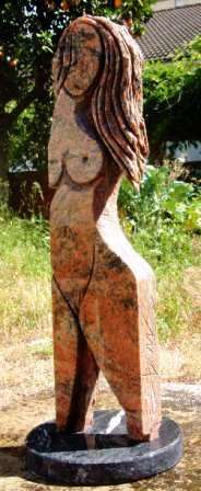 제목이 "Mulher"인 조형물 Mário Fresco로, 원작, 돌