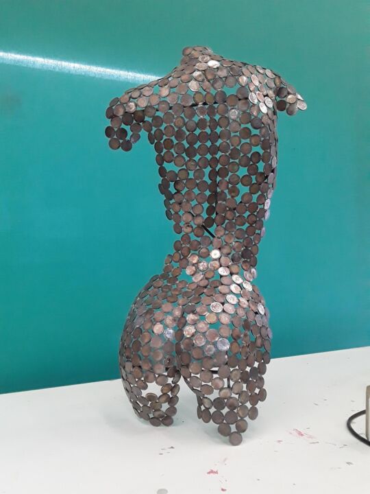 Scultura intitolato "Beti" da Marisa Romero, Opera d'arte originale, Metalli