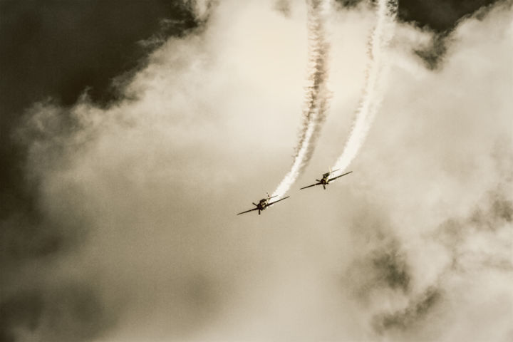 Photographie intitulée "Old Airplanes" par Marian Bogatu, Œuvre d'art originale, Photographie numérique