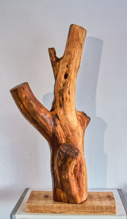 Skulptur mit dem Titel "The tree of happine…" von Marian Bogatu, Original-Kunstwerk, Holz