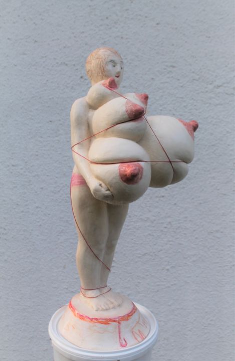Skulptur mit dem Titel "Home Goddess" von Marketa Koreckova, Original-Kunstwerk, Gemischte Medien
