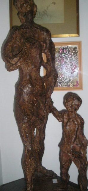 Sculpture titled "Paciando con mamá" by Marta, Original Artwork