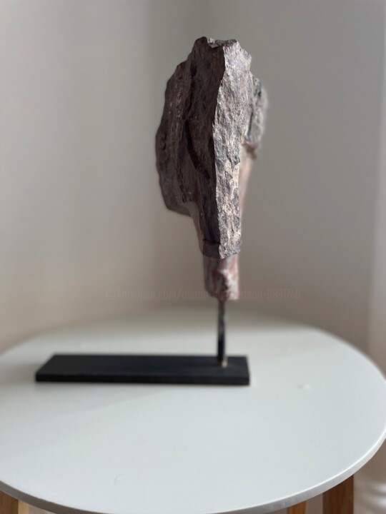 Escultura titulada "Head 1" por Martin James, Obra de arte original, Piedra