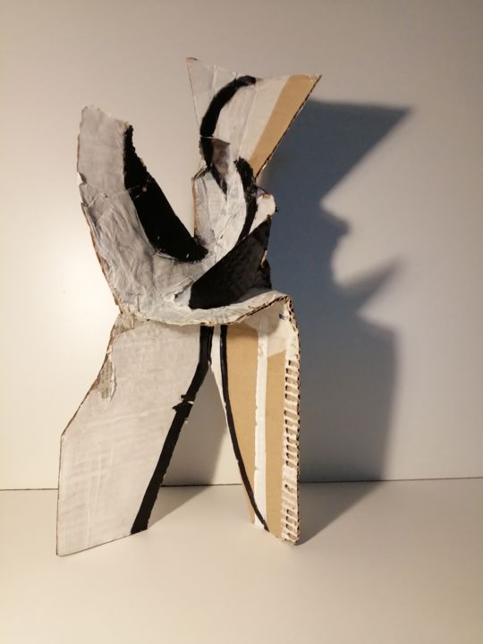 Sculpture titled "Maternité 2" by Martin Jobert, Original Artwork, Cardboard