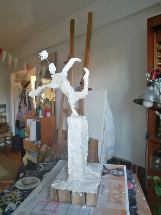 Sculpture titled "l'acrobate" by Martin Jobert, Original Artwork, Plaster