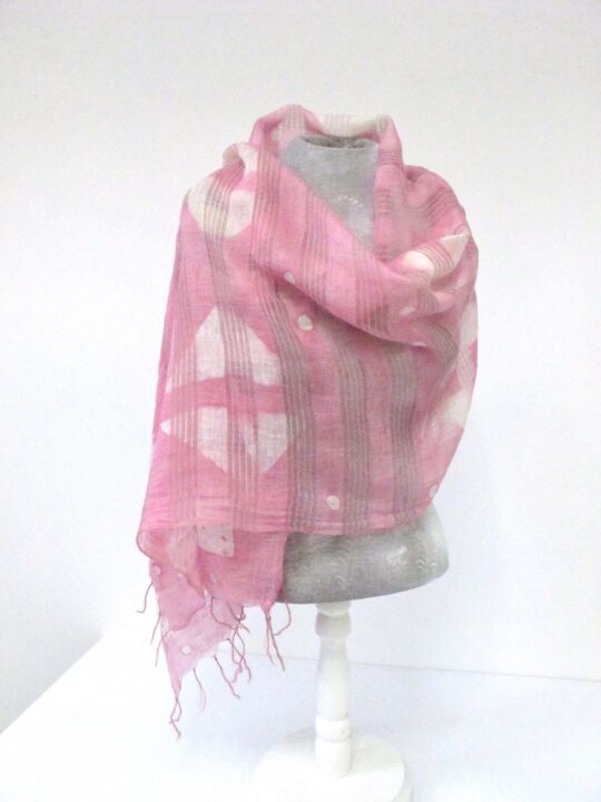 Textile Art με τίτλο "Silk dyed with Coch…" από Mary Downe, Αυθεντικά έργα τέχνης, Ύφασμα
