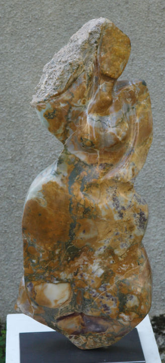 Sculpture intitulée "Olivia" par Maryvonne Lorgeré, Œuvre d'art originale, Pierre