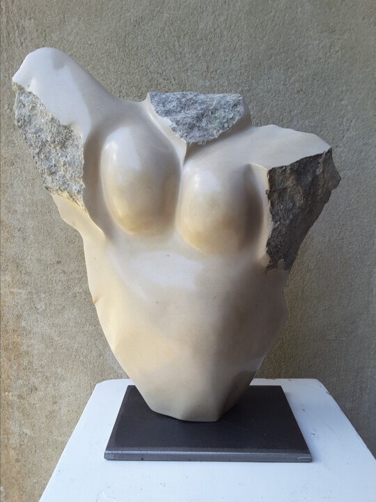 Скульптура под названием "Hannah" - Maryvonne Lorgeré, Подлинное произведение искусства, Камень