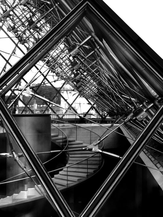 Photographie intitulée "Pyramide du Louvre" par Damahegi75, Œuvre d'art originale, Photographie non manipulée