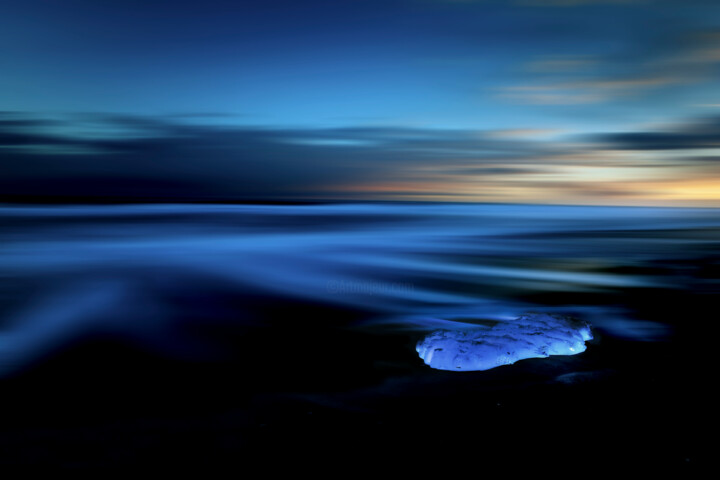 Photographie intitulée "Diamond beach" par Massimo Lupidi, Œuvre d'art originale, Photographie numérique