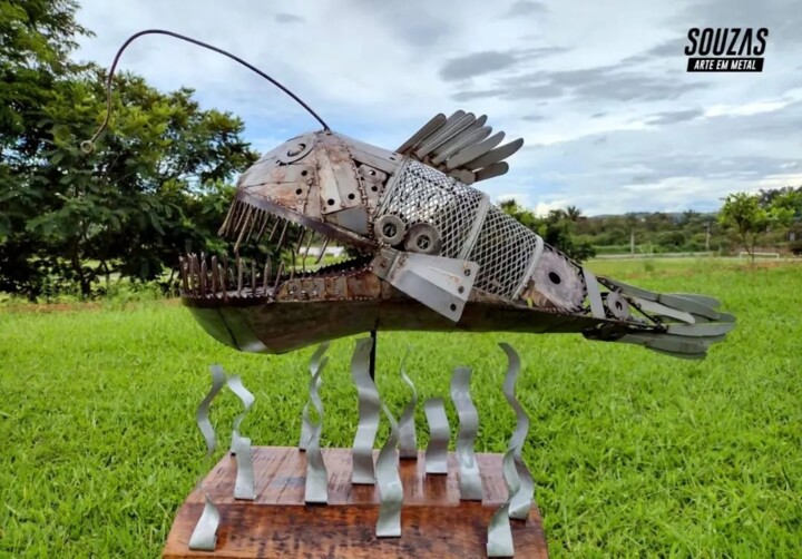 Scultura intitolato "A Pescadora" da Mateus Souza, Opera d'arte originale, Metalli