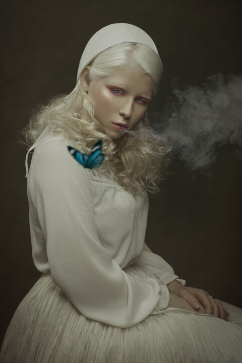 摄影 标题为“Smoke and butterfly” 由Mathilde Oscar, 原创艺术品, 数码摄影