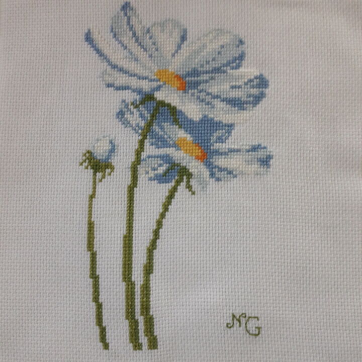 Arte textil titulada "Fleurs bleues" por Nathalie Gautier, Obra de arte original, Bordado