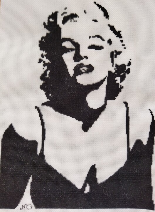 Textielkunst getiteld "Maryline Monroe 2" door Nathalie Gautier, Origineel Kunstwerk, Borduurwerk