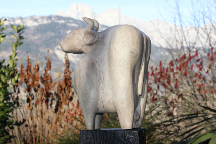 Sculpture titled "la vache" by Max Bernard, Original Artwork, Wood