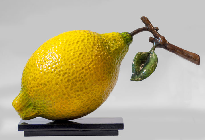 Skulptur mit dem Titel "Petit Citron" von Mazel-Jalix, Original-Kunstwerk, Bronze