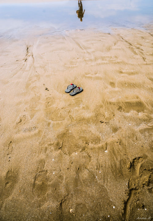 Photography titled "Les pieds dans le s…" by Anna Fratoni, Original Artwork